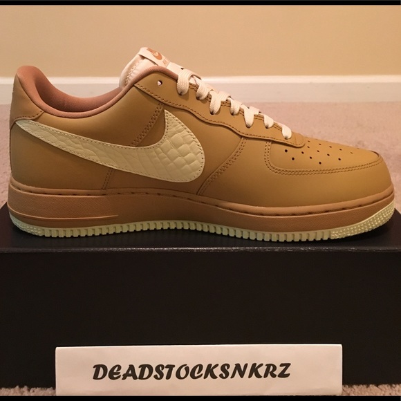Nike Air Force 1 '07 LV8 - Picture 2 of 6